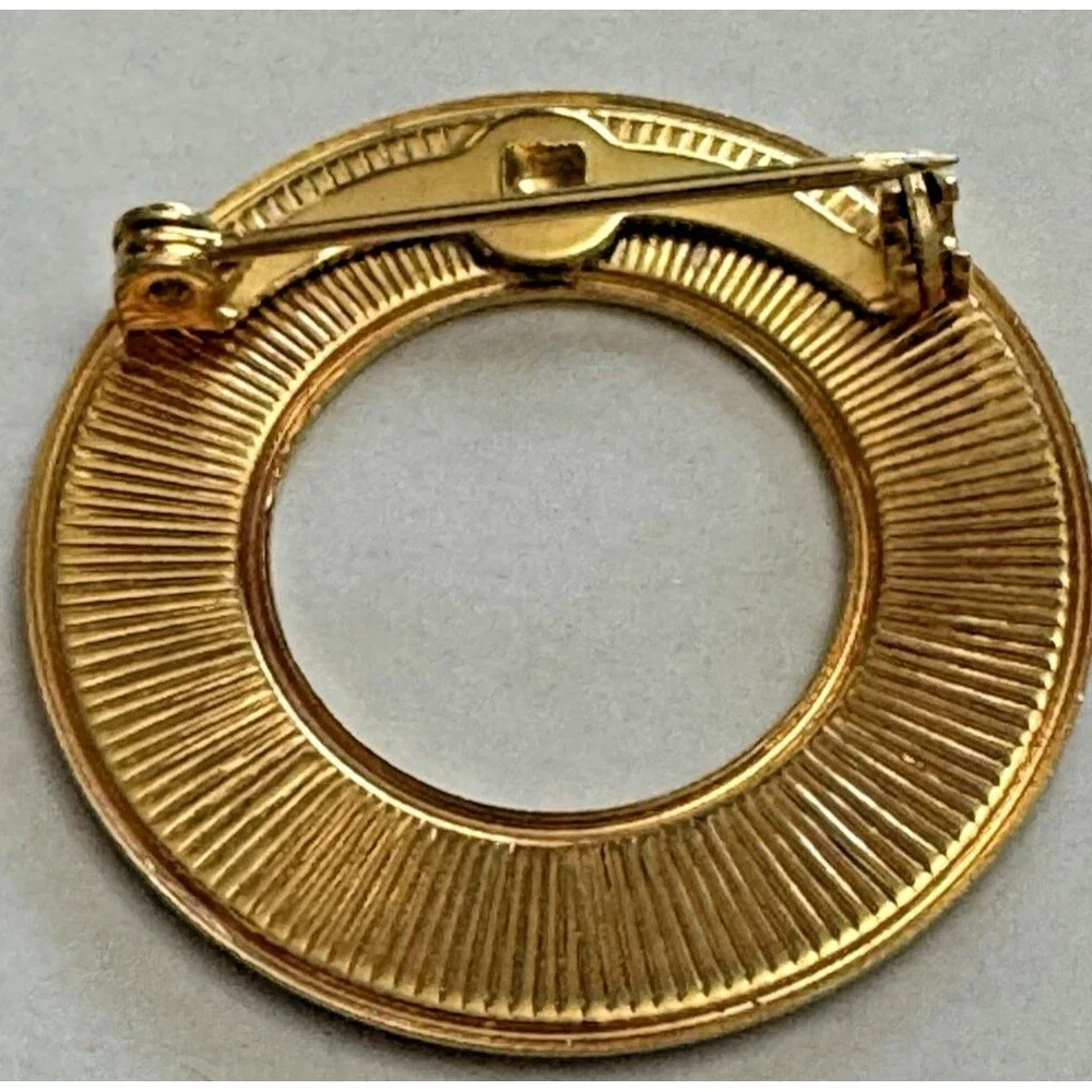 Vintage Gold Tone Textured Circle Brooch 1.25 Inch Scarf Pin